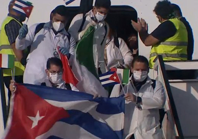Regresan a la Patria médicos que apoyaron lucha contra la Covid-19 en Italia (+fotos y video) Regresan a la Patria médicos que apoyaron lucha contra la Covid-19 en Italia (+fotos y video)