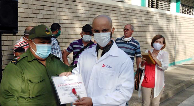 Felicitan a trabajadores de Salud Pública en Granma (+ fotos) Felicitan a trabajadores de Salud Pública en Granma (+ fotos)