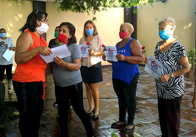 Recibe Bayamo condición de destacado de la Federación de Mujeres Cubanas Recibe Bayamo condición de destacado de la Federación de Mujeres Cubanas