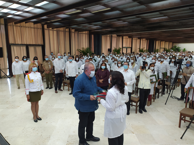 Se reúne Primer Ministro con colaboradores cubanos que apoyaron lucha contra la COVID-19 en México Se reúne Primer Ministro con colaboradores cubanos que apoyaron lucha contra la COVID-19 en México