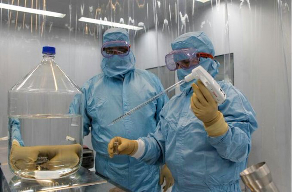 Industria biofarmacéutica, componente esencial de la estrategia de Cuba frente a la COVID-19 Industria biofarmacéutica, componente esencial de la estrategia de Cuba frente a la COVID-19