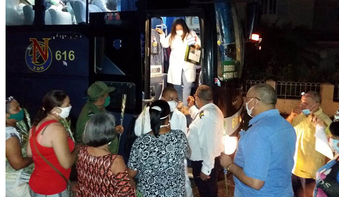 Regocijo en Granma por ayuda humanitaria de colaboradores de la salud a México (+ fotos y videos) Regocijo en Granma por ayuda humanitaria de colaboradores de la salud a México (+ fotos y videos)