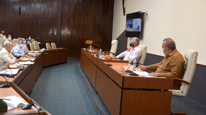 Insta primer ministro cubano a buscar alternativas para garantizar disponibilidad de medicamentos Insta primer ministro cubano a buscar alternativas para garantizar disponibilidad de medicamentos