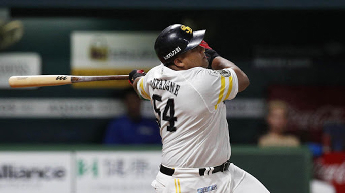 Cubano Alfredo Despaigne conectó hoy su quinto jonrón en béisbol japonés Cubano Alfredo Despaigne conectó hoy su quinto jonrón en béisbol japonés