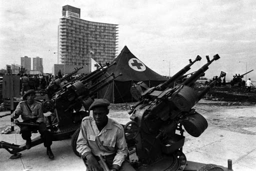 A 58 años de los “días luminosos y tristes” de la Crisis de Octubre A 58 años de los “días luminosos y tristes” de la Crisis de Octubre