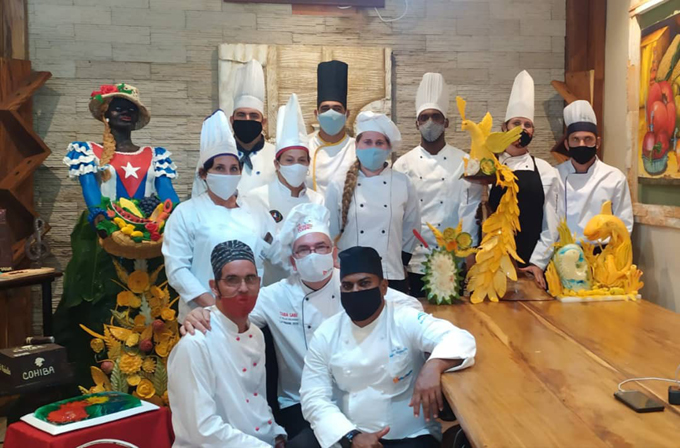 Chefs de Cuba deleitan en certamen mundial de escultura culinaria Chefs de Cuba deleitan en certamen mundial de escultura culinaria