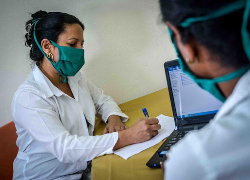 Cuba confirma 914 nuevos casos de Covid-19 y la muerte de cinco personas Cuba confirma 914 nuevos casos de Covid-19 y la muerte de cinco personas