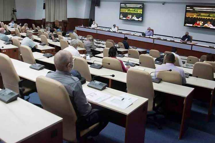 Convoca presidente de Cuba a priorizar atención a programas sociales Convoca presidente de Cuba a priorizar atención a programas sociales