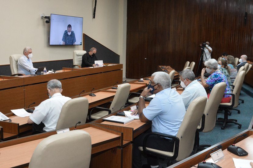 Díaz-Canel evaluará enfrentamiento a la Covid-19 en occidente de Cuba Díaz-Canel evaluará enfrentamiento a la Covid-19 en occidente de Cuba