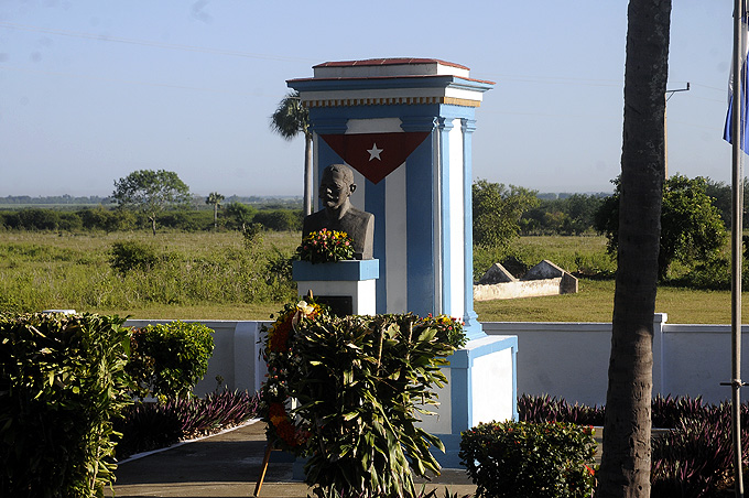 Conmemoran aniversario 120 de la batalla de Peralejo