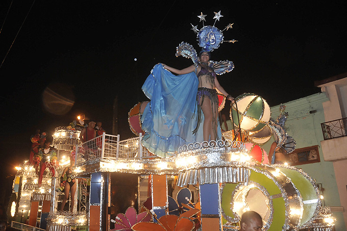 Bayamo, con carnaval único y bien caliente