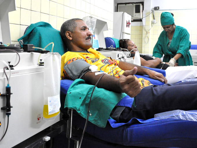 Donaciones de sangre por cumpleaños de Fidel Donaciones de sangre por cumpleaños de Fidel
