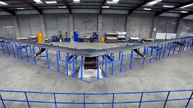 El drone «Aquila» que está fabricando Facebook