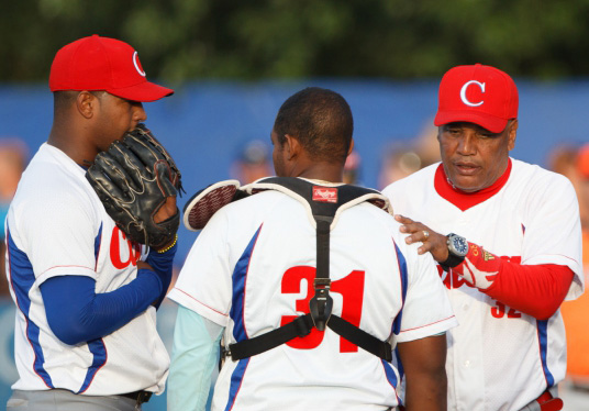 Equipo cubano de Béisbol a Serie por la Paz en Colombia Equipo cubano de Béisbol a Serie por la Paz en Colombia