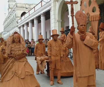 Morón Teatro se apoderó de las calles manzanilleras Morón Teatro se apoderó de las calles manzanilleras