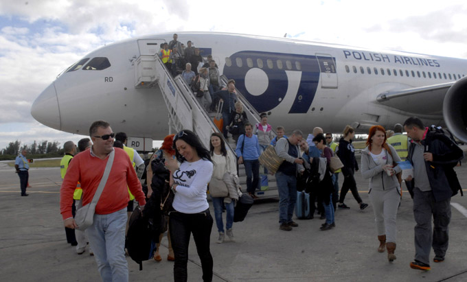 Crecieron en 23,7 por ciento viajes al extranjero en Cuba en 2014 Crecieron en 23,7 por ciento viajes al extranjero en Cuba en 2014
