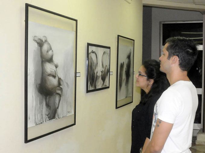 Expo Fabulaciones en el Salón provincial de artes plásticas y diseño de Granma