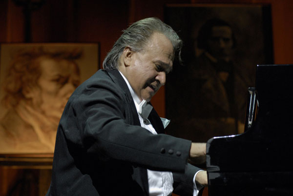 Mozart en Cuba, un regalo del pianista Frank Fernández Mozart en Cuba, un regalo del pianista Frank Fernández