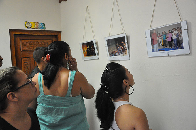Inauguran la expo fotográfica Dos por el 502
