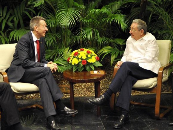 Presidente cubano Raúl Castro Ruz recibió al Presidente del Comité Internacional de la Cruz Roja