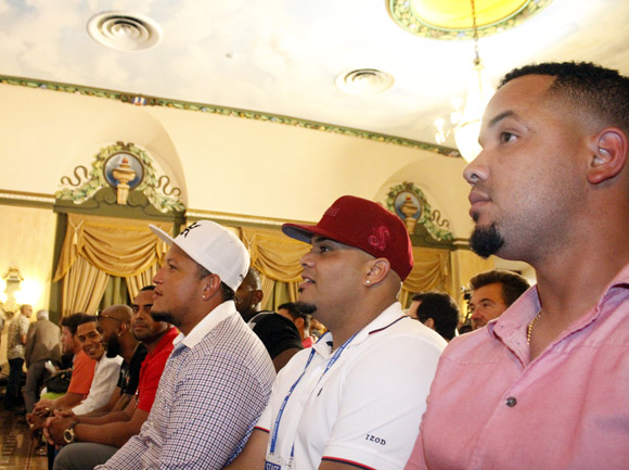 Grandes Ligas quiere estrechar relación con Federación Cubana de Béisbol (+ Fotos) Grandes Ligas quiere estrechar relación con Federación Cubana de Béisbol (+ Fotos)