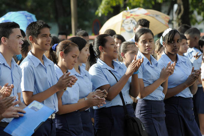 La educación cubana: “preparar al hombre para la vida” La educación cubana: “preparar al hombre para la vida”