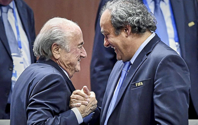 La FIFA suspende por ocho años a Blatter y Platini