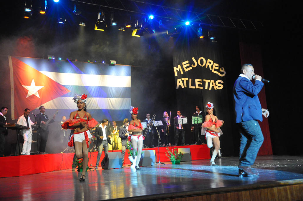 Noche de celebración en Bayamo