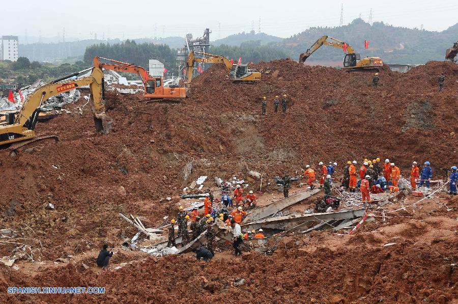 Baja a 76 cifra de desaparecidos en deslizamiento de tierras en sur de China