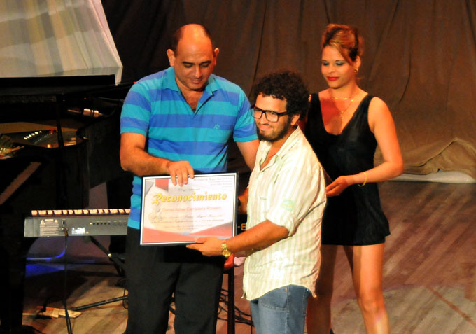 Entregan Premio de Teatro a la excelencia interpretativa en Manzanillo Entregan Premio de Teatro a la excelencia interpretativa en Manzanillo