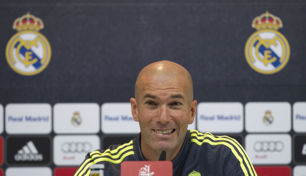 Zidane: ‘Jugarán los tres de arriba pero vamos a defender todos’