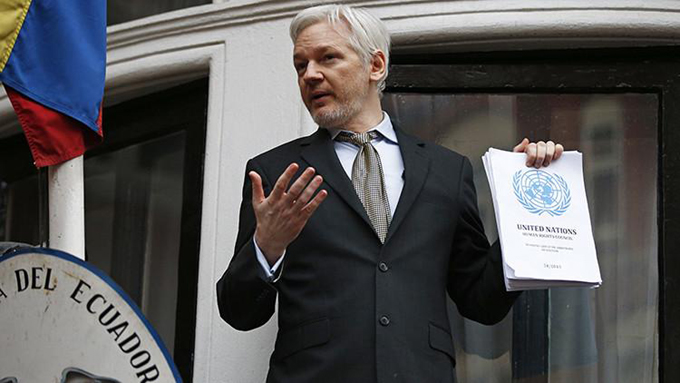 Los abogados de Julian Assange exigen revocar su orden de detención Los abogados de Julian Assange exigen revocar su orden de detención