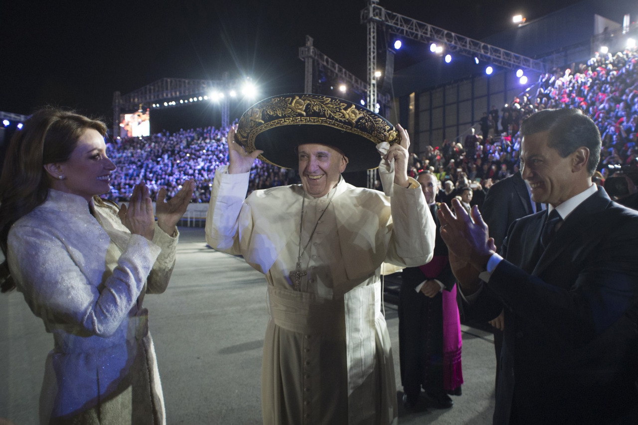 Peña Nieto recibe al papa Francisco en el Palacio Nacional Peña Nieto recibe al papa Francisco en el Palacio Nacional
