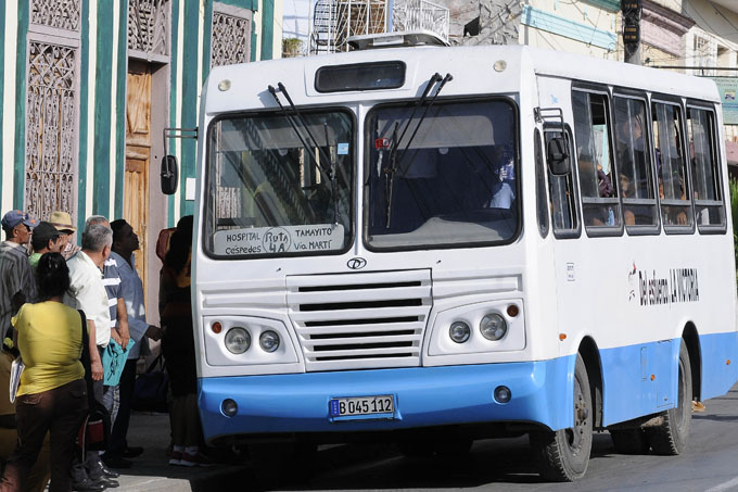 Aumenta en Granma transportación de pasajeros en vehículos estatales Aumenta en Granma transportación de pasajeros en vehículos estatales