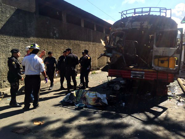 Explosión en autobús en Guatemala deja un muerto y 17 heridos