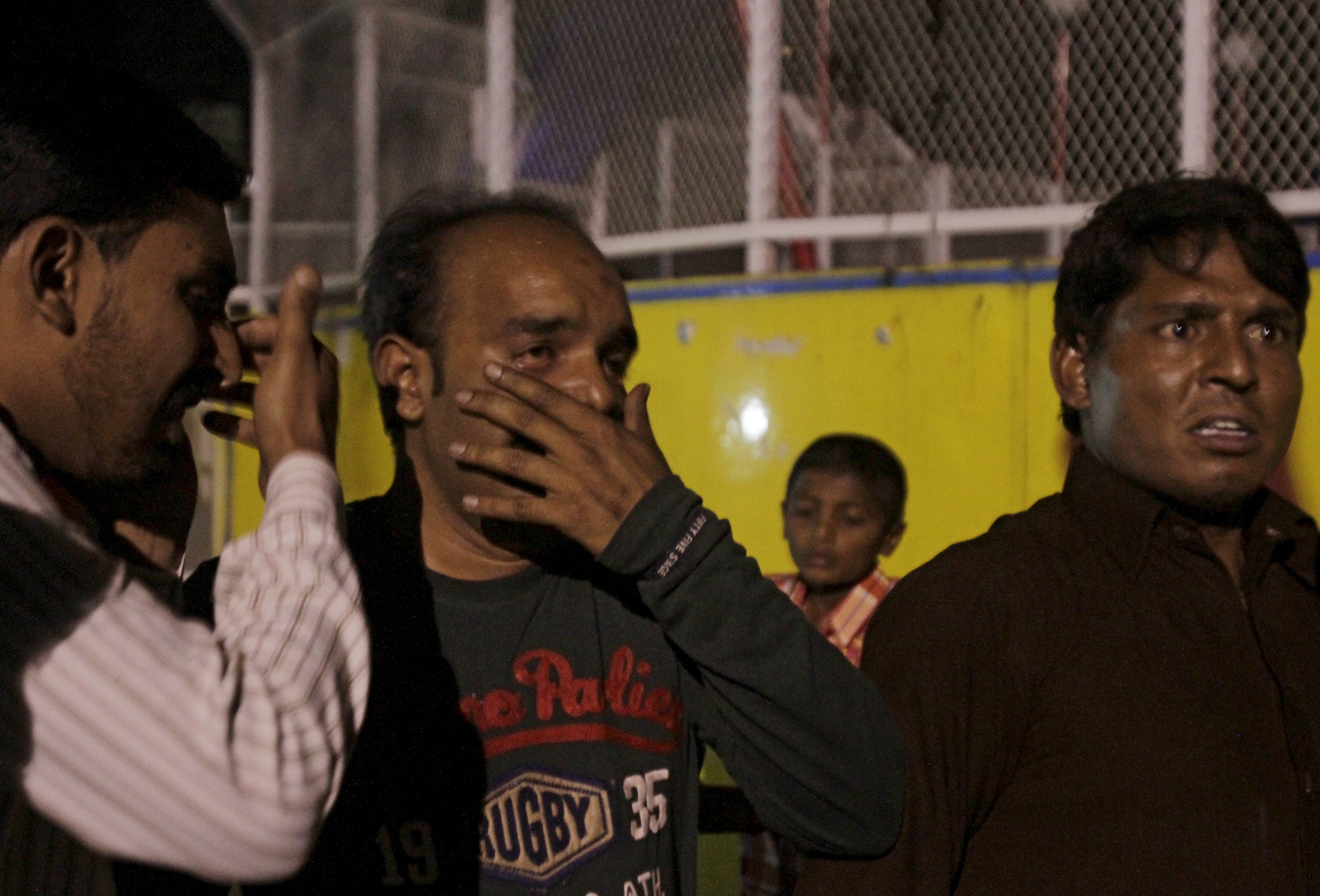 Un atentado suicida en un parque público en Pakistán deja más de 60 muertos y 300 heridos Un atentado suicida en un parque público en Pakistán deja más de 60 muertos y 300 heridos