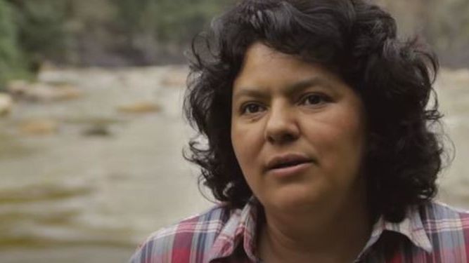 Asesinan a Berta Cáceres, dirigente ambientalista indígena hondureña Asesinan a Berta Cáceres, dirigente ambientalista indígena hondureña