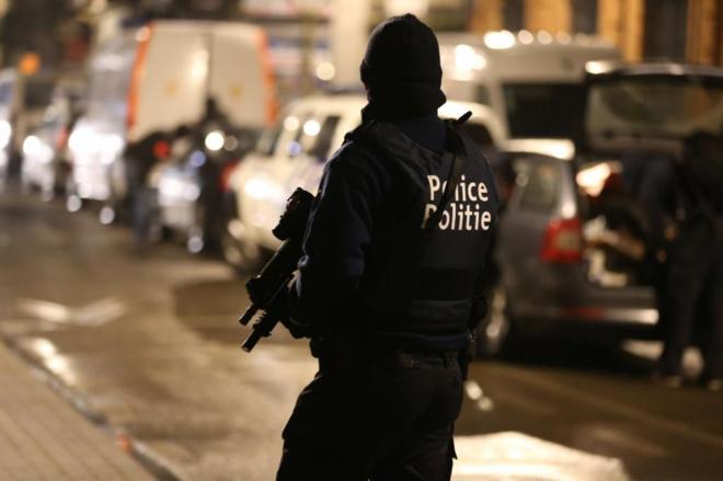 Siete detenidos en Bruselas y uno en Francia, que preparaba otro ataque Siete detenidos en Bruselas y uno en Francia, que preparaba otro ataque