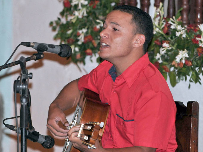 Sesiona en Bayamo concurso musical Canción para una ventana Sesiona en Bayamo concurso musical Canción para una ventana