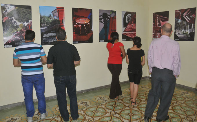 Exponen fotografías de San Luis de la Paz