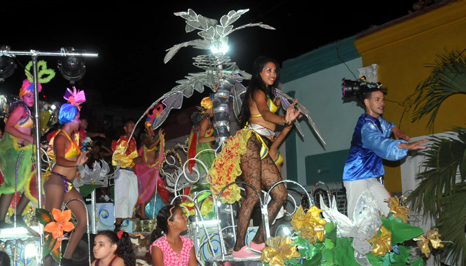 Un carnaval A ritmo de la FEU en Granma Un carnaval A ritmo de la FEU en Granma