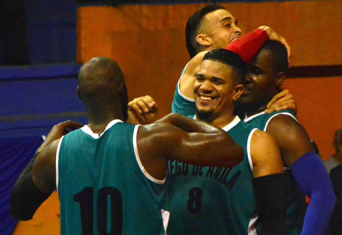 Recuperan el trono los “Búfalos” del básquet cubano Recuperan el trono los “Búfalos” del básquet cubano