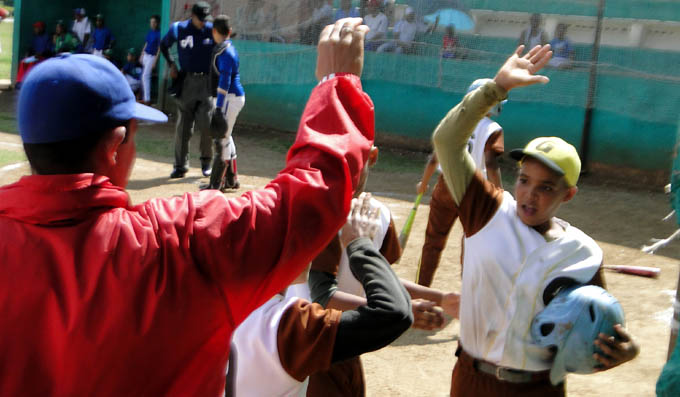 Tres invictos en el béisbol Sub 12 Tres invictos en el béisbol Sub 12