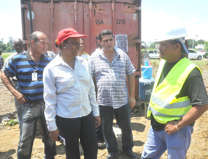 Visita a Granma Presidenta del Instituto Nacional de Recursos Hidráulicos Visita a Granma Presidenta del Instituto Nacional de Recursos Hidráulicos