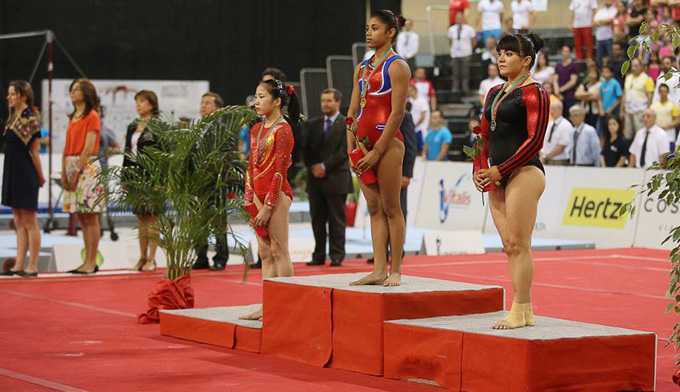 Granmense Marcia se corona en caballo de salto de Copa Mundial de Gimnasia