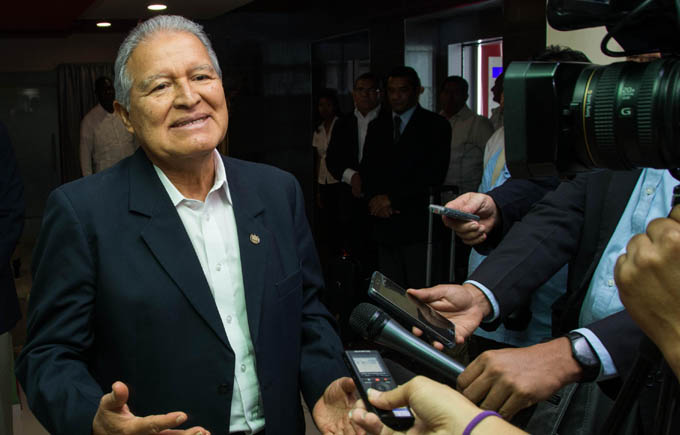 Presidente salvadoreño elogia acuerdo histórico colombiano