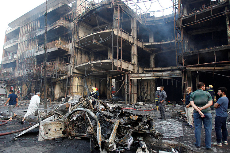 Al menos 200 muertos tras dos fuertes explosiones Al menos 200 muertos tras dos fuertes explosiones
