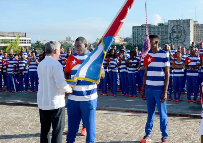 Primer vicepresidente de Cuba abandera delegación olímpica a Río 2016 