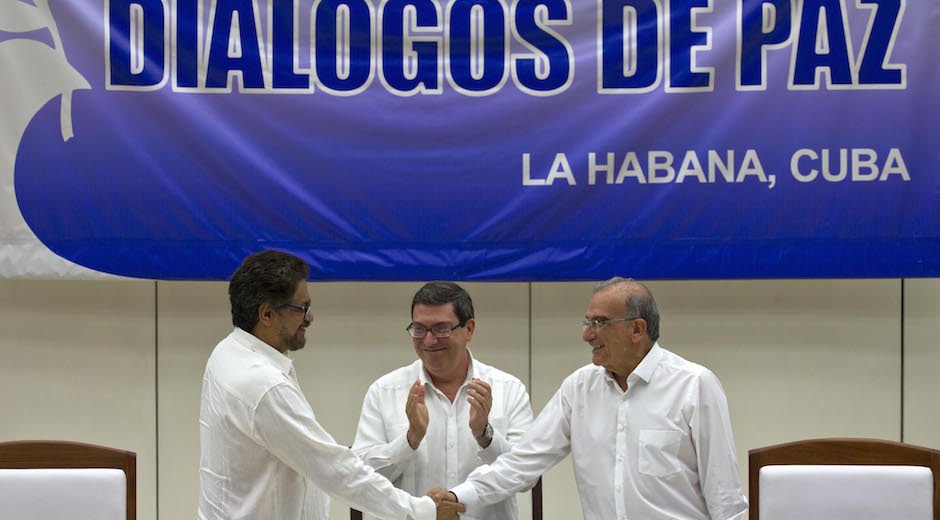 FARC y Gobierno llegan a histórico acuerdo final para paz en Colombia