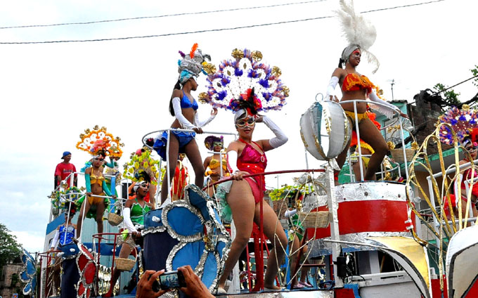 Historia y tradición en los paseos del Carnaval Bayamo 2016 (fotos y videos)